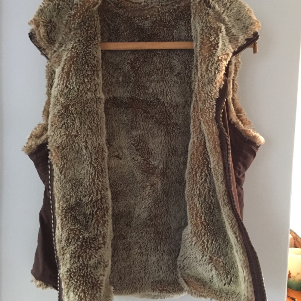 Gap Large reversible Faux Fur Vest